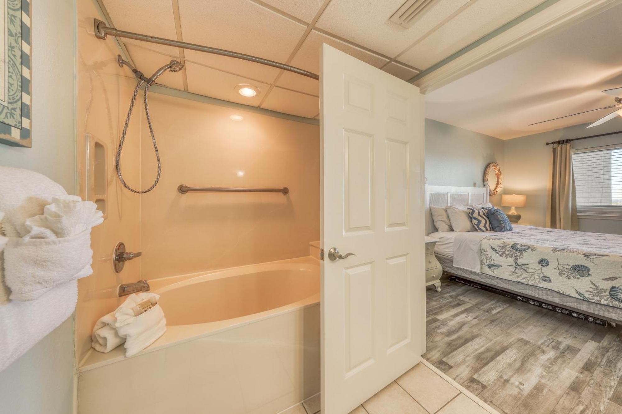 Regency Towers Villa Panama City Beach Room photo